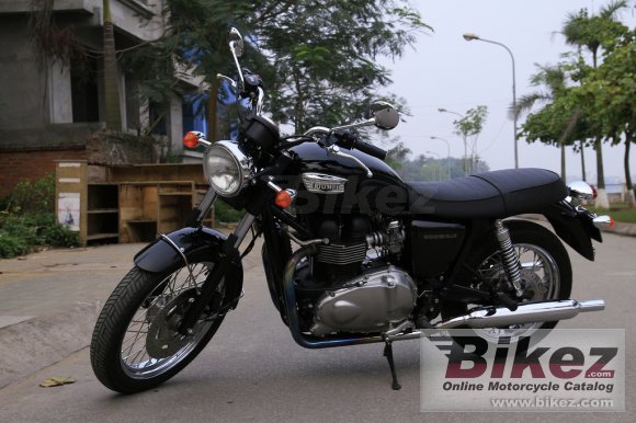 2001 Triumph Bonneville photo